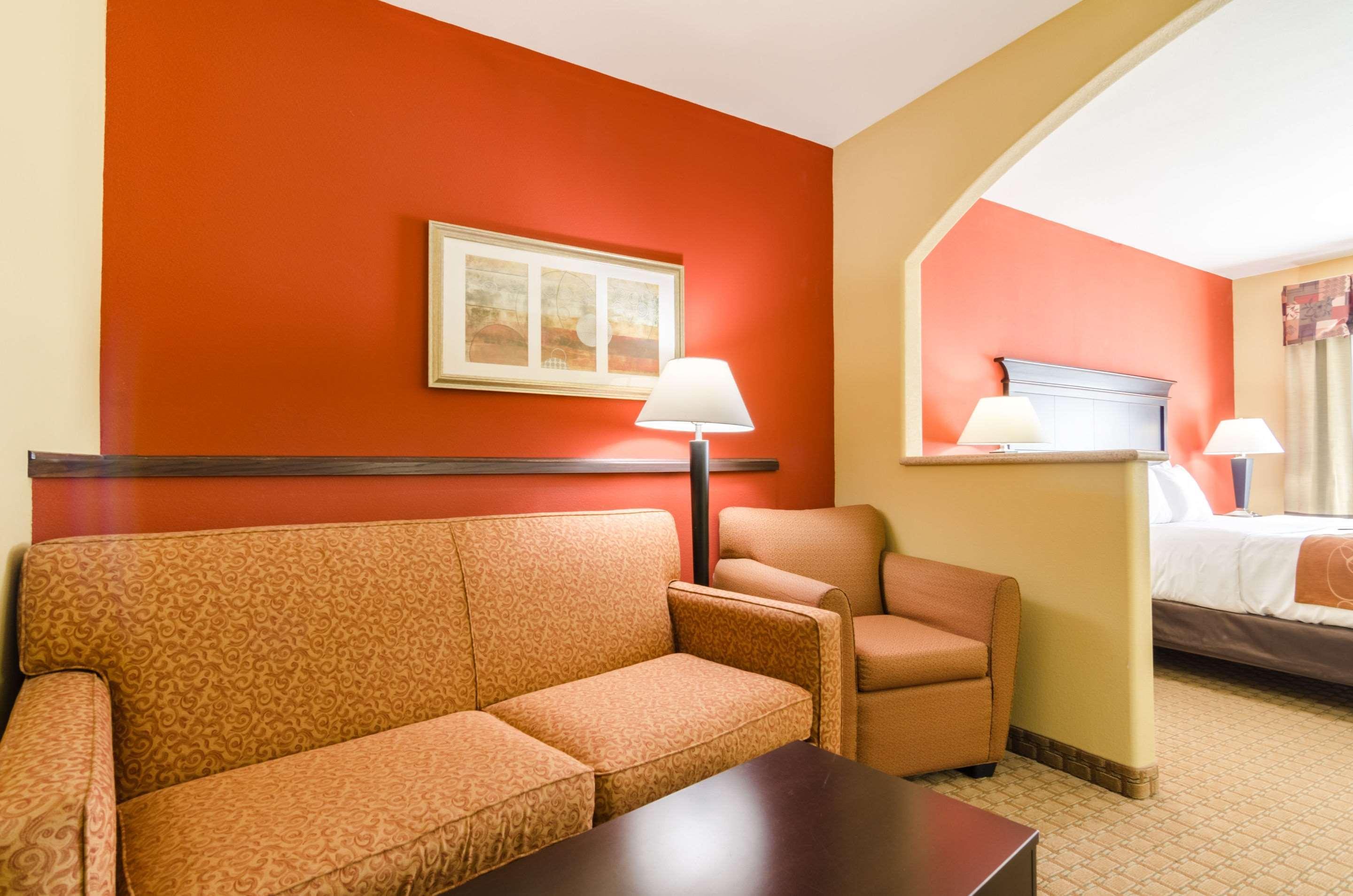 Comfort Suites Salina South Экстерьер фото