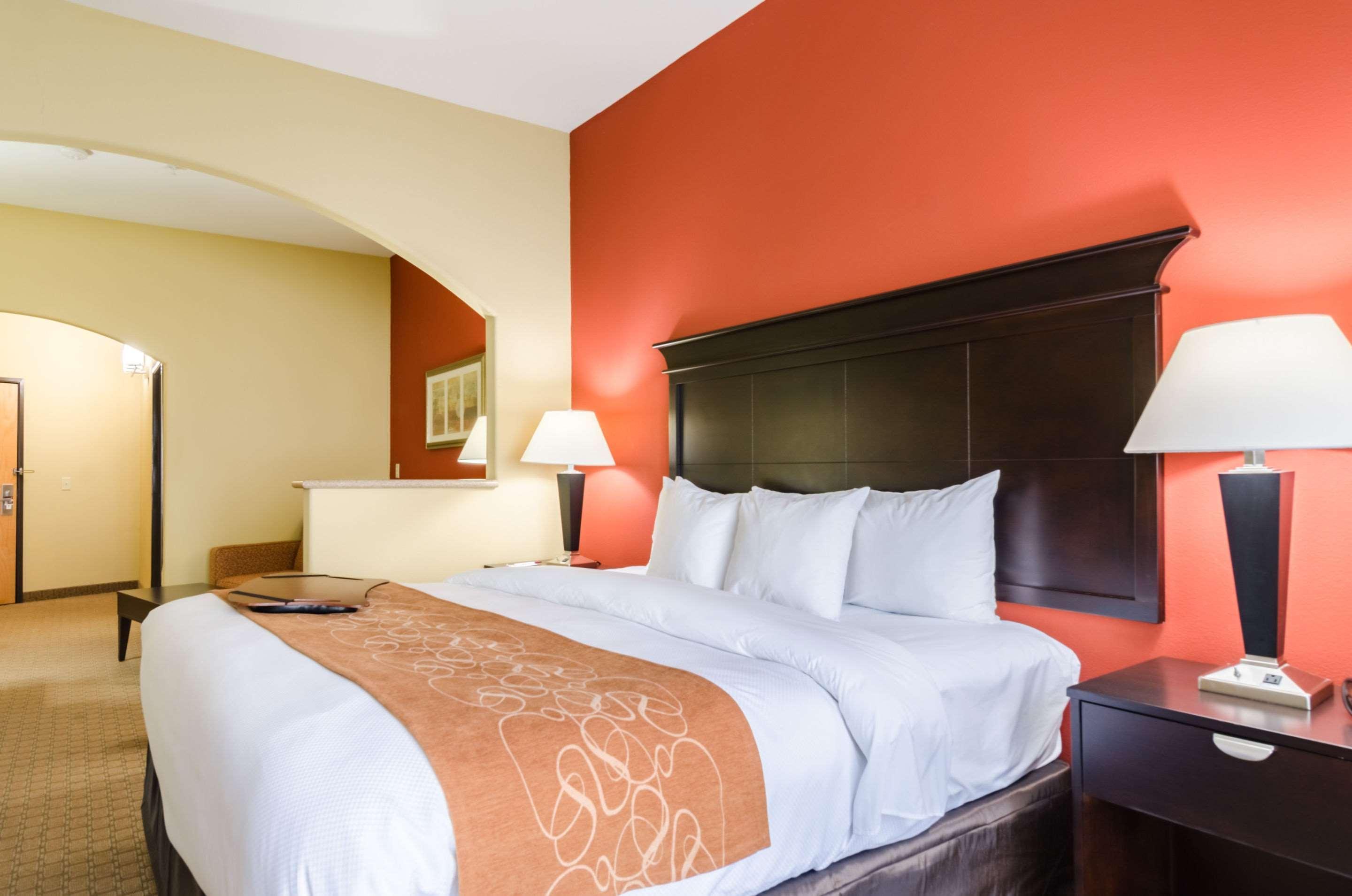 Comfort Suites Salina South Экстерьер фото