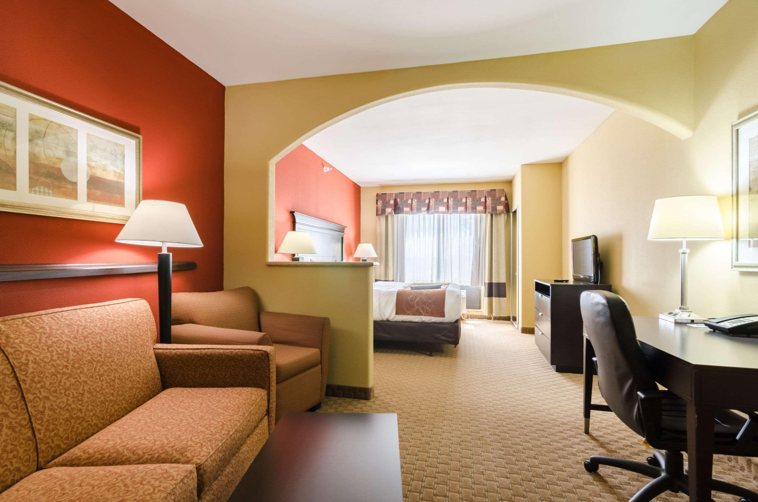 Comfort Suites Salina South Экстерьер фото