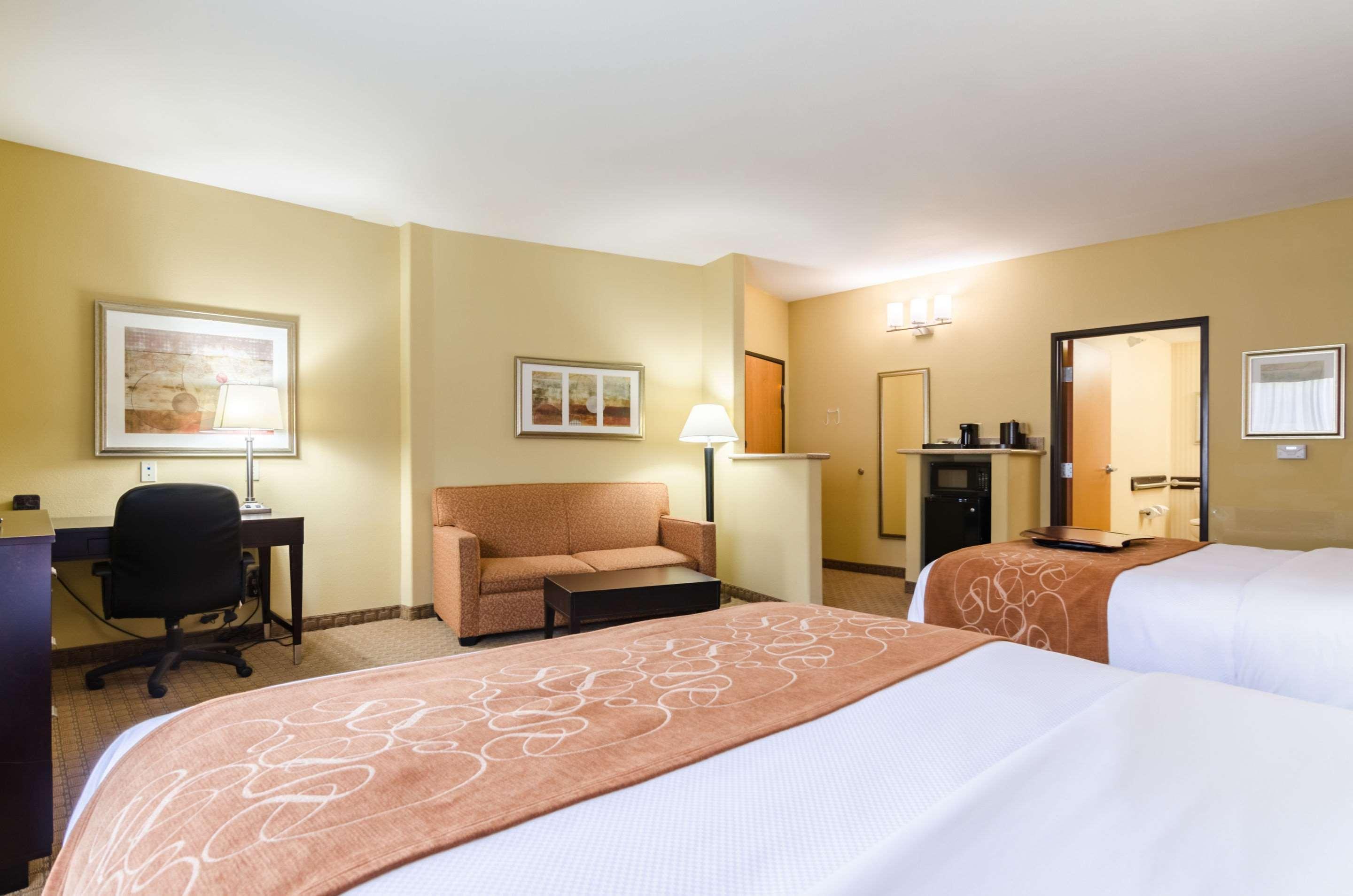 Comfort Suites Salina South Экстерьер фото