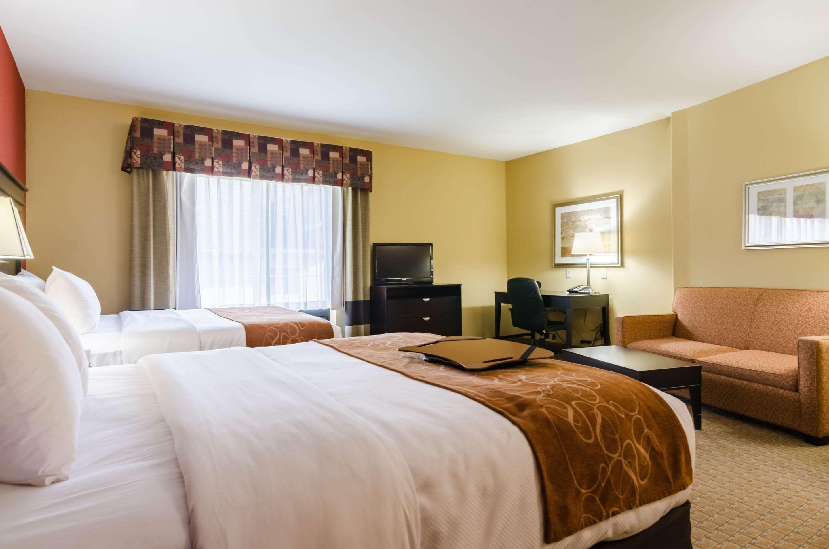 Comfort Suites Salina South Экстерьер фото