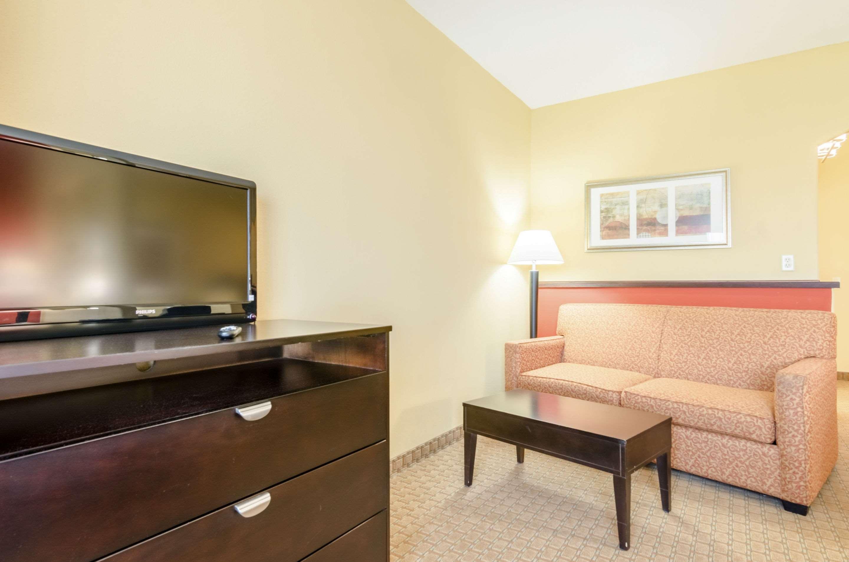 Comfort Suites Salina South Экстерьер фото
