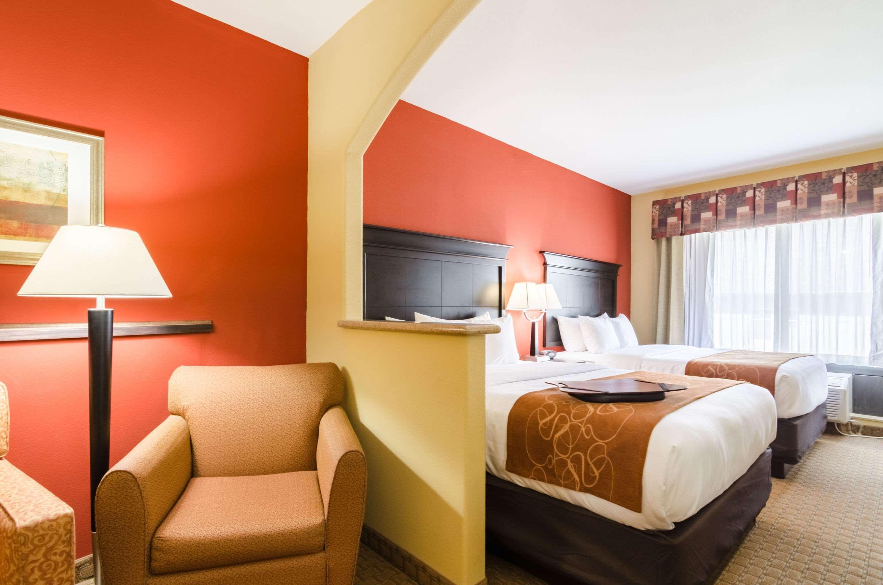 Comfort Suites Salina South Экстерьер фото