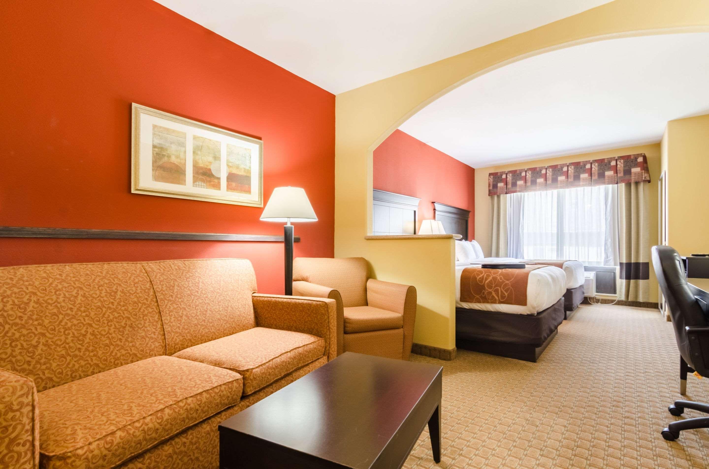Comfort Suites Salina South Экстерьер фото