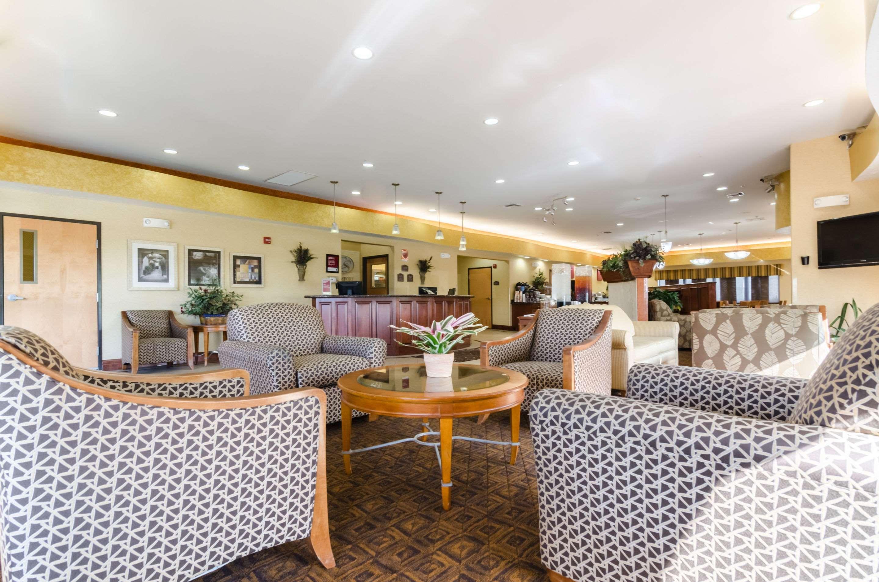 Comfort Suites Salina South Экстерьер фото