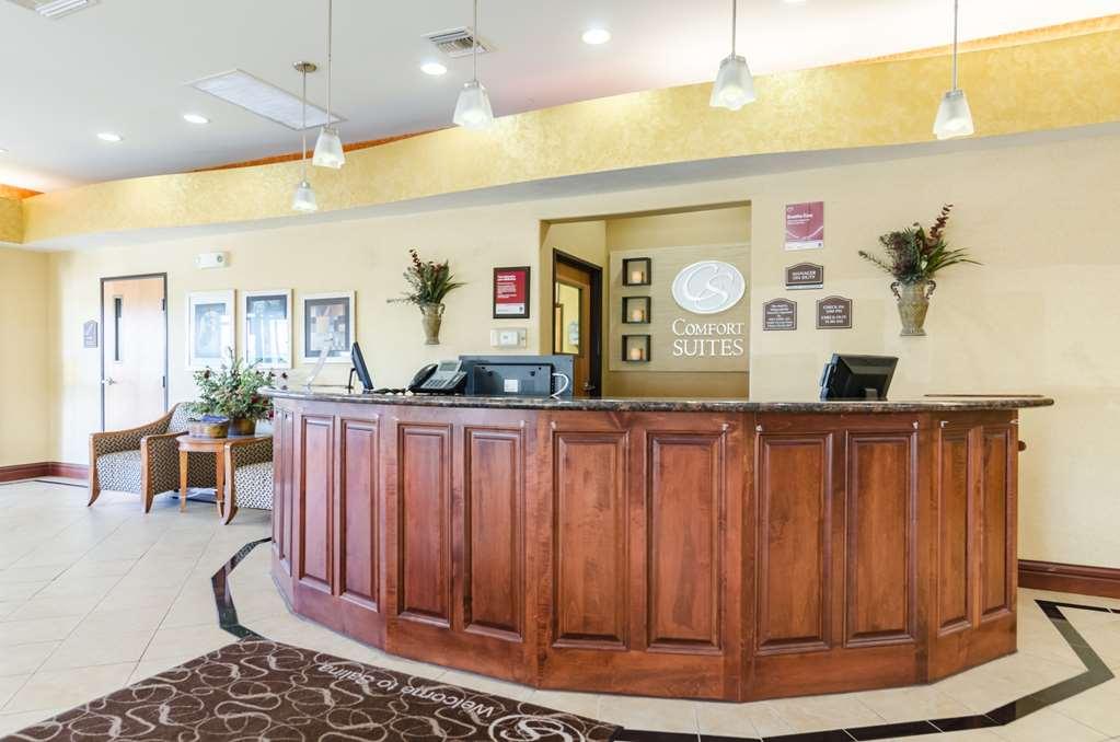 Comfort Suites Salina South Интерьер фото