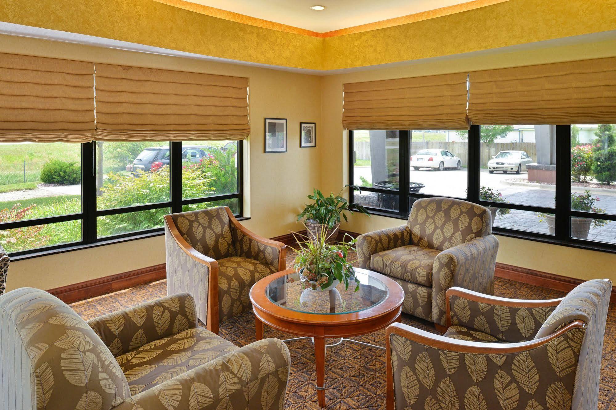 Comfort Suites Salina South Экстерьер фото