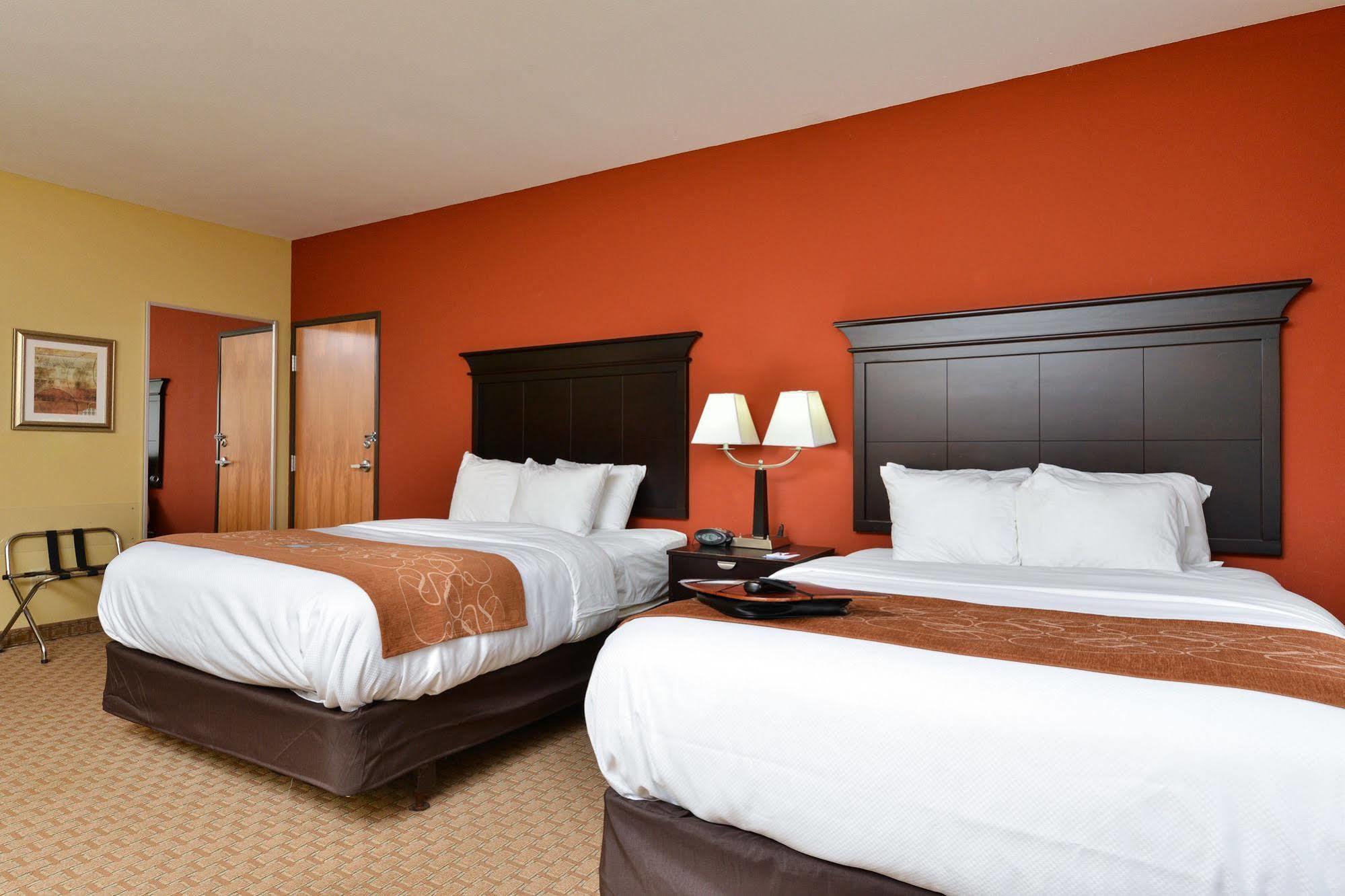 Comfort Suites Salina South Экстерьер фото