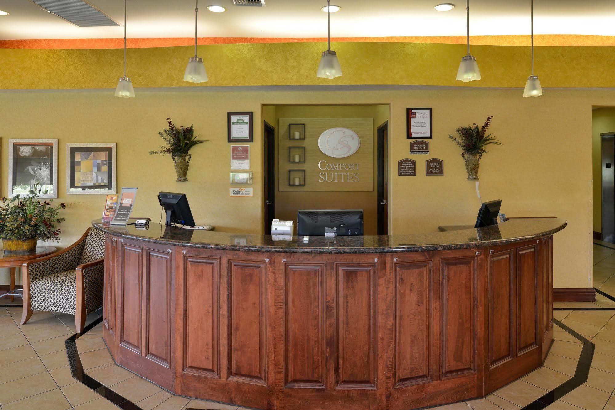 Comfort Suites Salina South Экстерьер фото